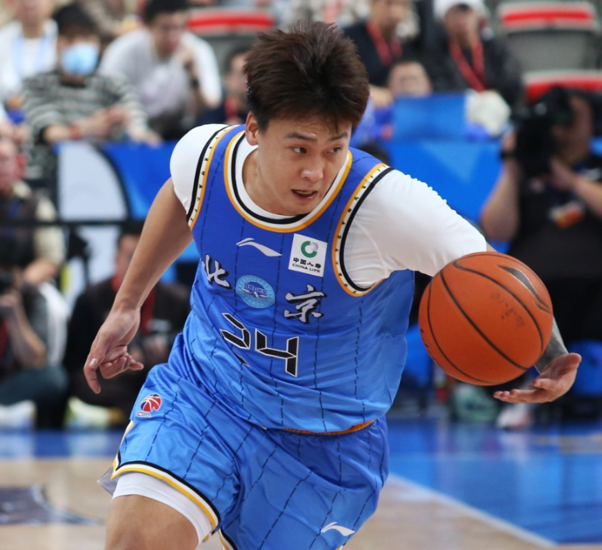 爱游戏-北京伤情更新！赵睿斯佩尔曼有望提前复出，周琦曾凡博伤势不重！